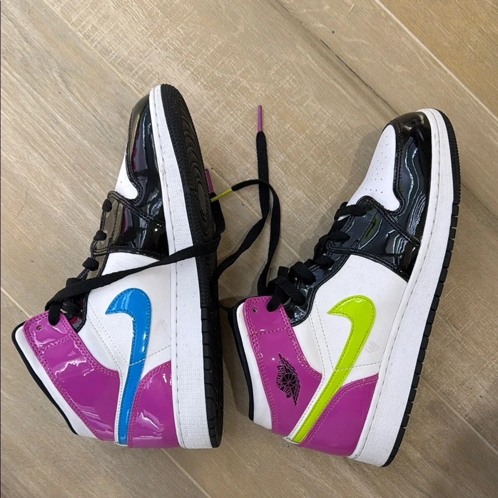 Air Jordan 1 Mid Multicolor Sneakers - Picture 4 of 6